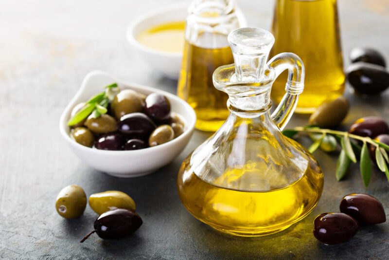 Tasting extra virgin olive oil